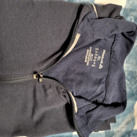 Reebok Men Sweatshirt Size XL - Picture 4 of 4
